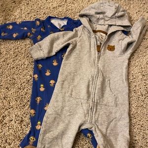 Carter’s | Onsie and hooded jumper bundle